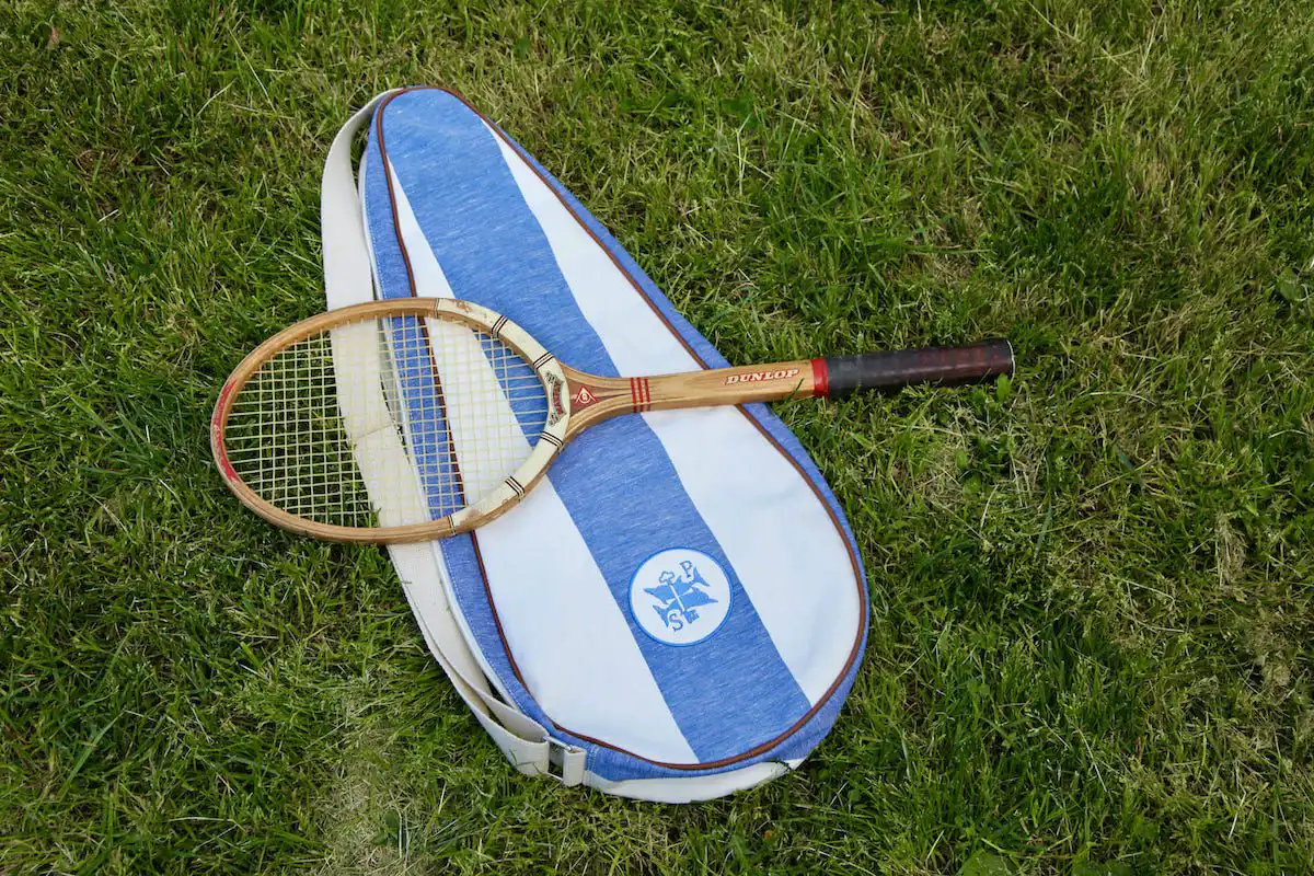 tennis racket holder