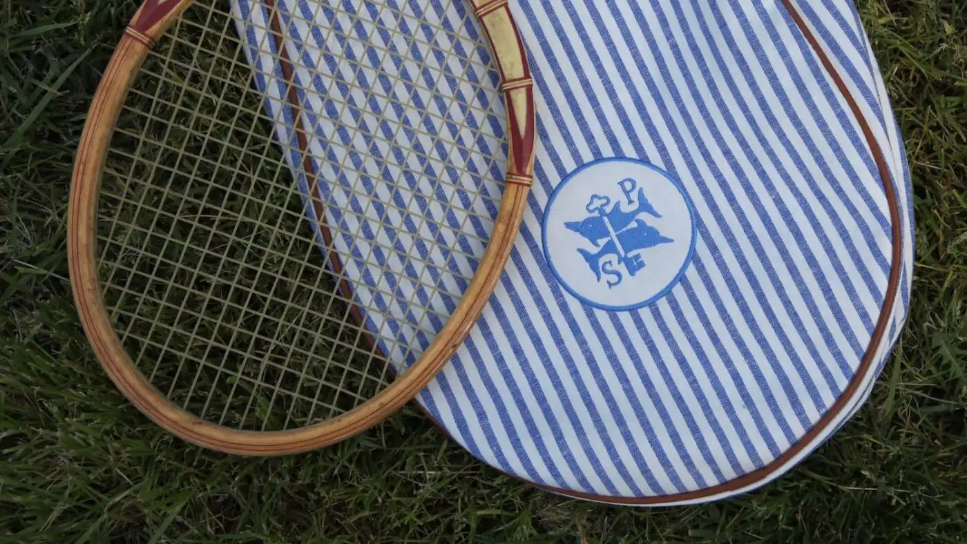 tennis racket holder