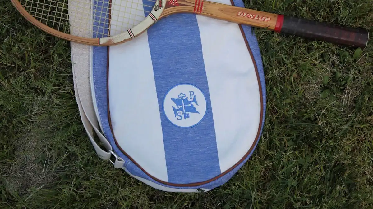 tennis racket holder