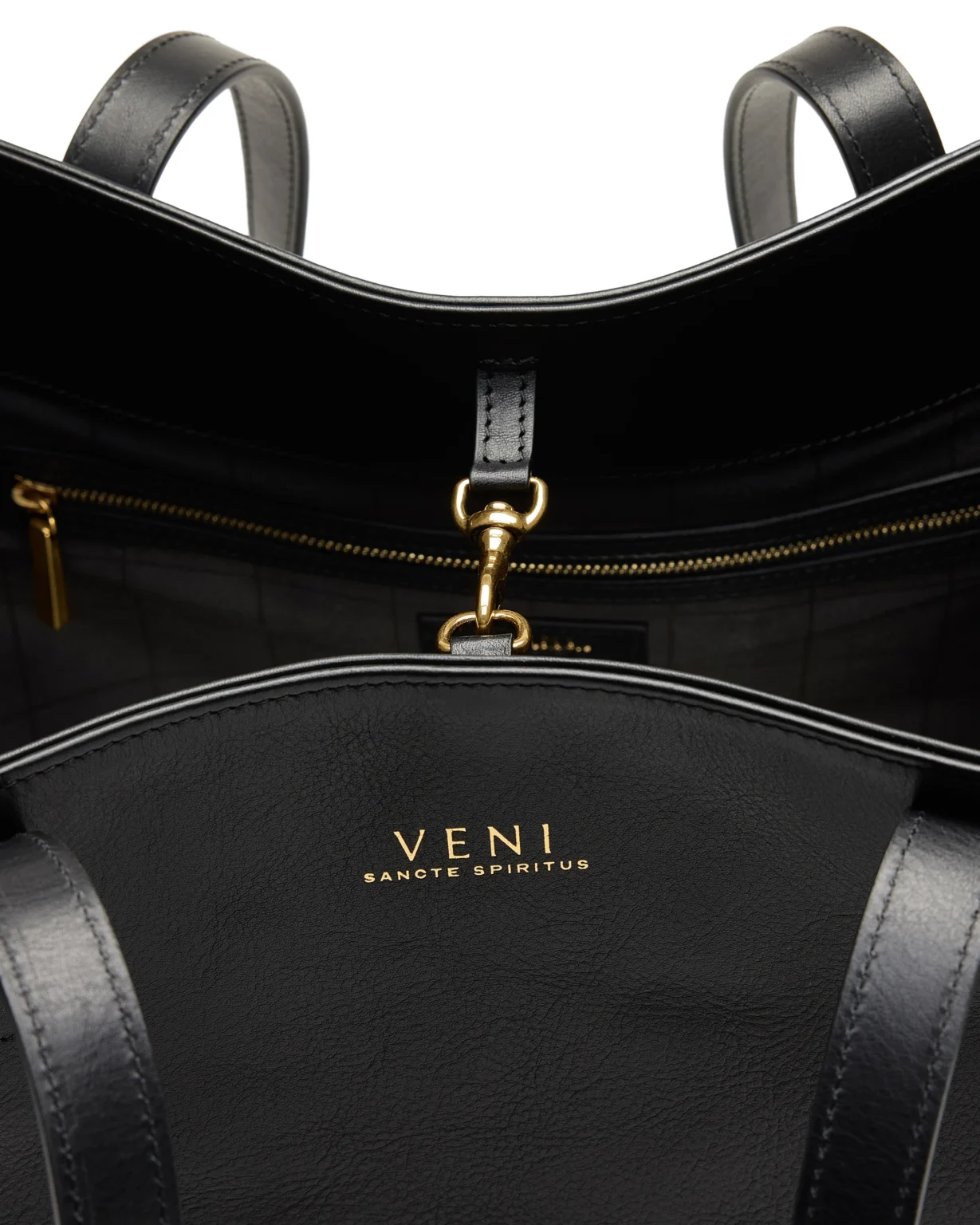 Maison Veni Rebekah tote interior with the gold-foil logo and a brass snap hook, made in Italy
